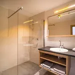 183 Apartment